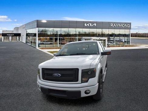 Used 2014 Ford F150 FX4 w/ Equipment Group 402A Luxury AWD/4WD image 7