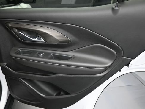 Used 2023 GMC Terrain SLE w/ Driver Convenience Package image 31