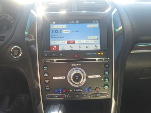 Used 2017 Ford Explorer Platinum AWD/4WD image 37