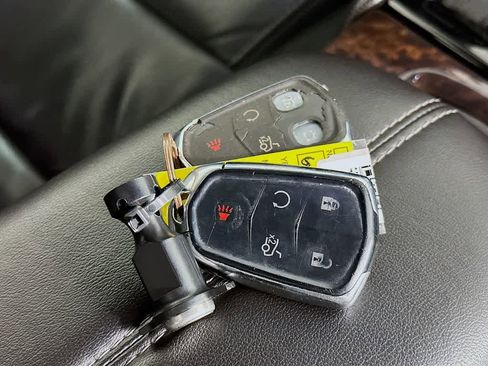 Used 2016 Cadillac XTS Luxury image 22