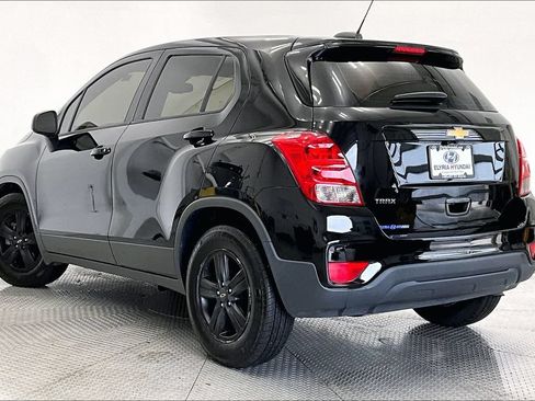 Used 2020 Chevrolet Trax LS FWD image 12