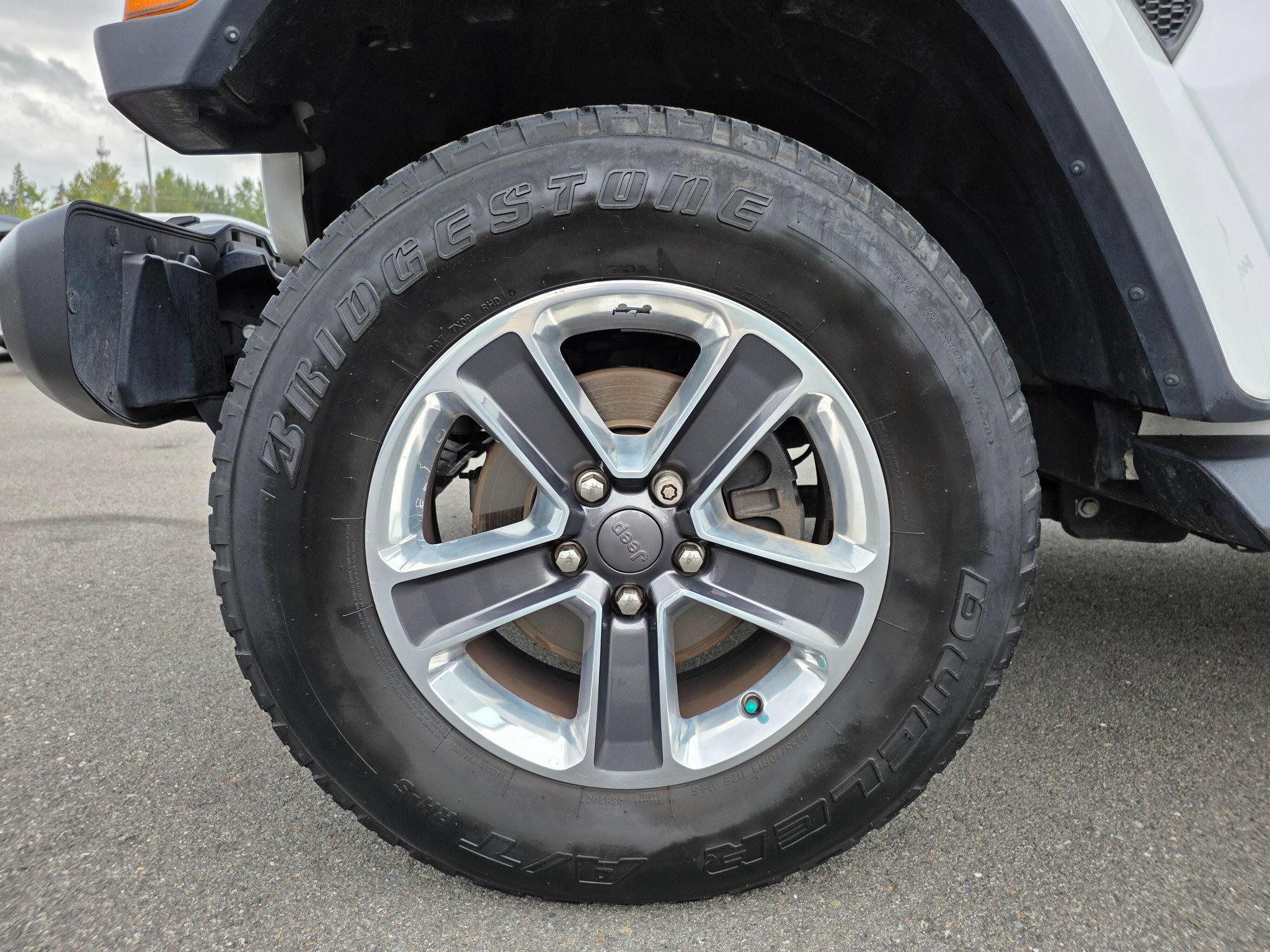 Used 2018 Jeep Wrangler Unlimited Sahara AWD/4WD image 10