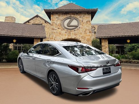 Used 2022 Lexus ES 350 w/ Premium Package FWD image 3