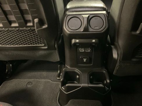 Used 2019 Jeep Wrangler Unlimited Rubicon AWD/4WD image 35