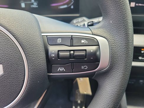 Used 2025 Kia Sportage LX FWD image 19