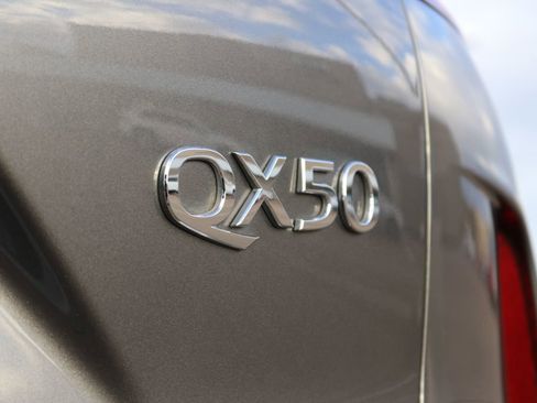 Certified 2025 INFINITI QX50 Luxe image 30
