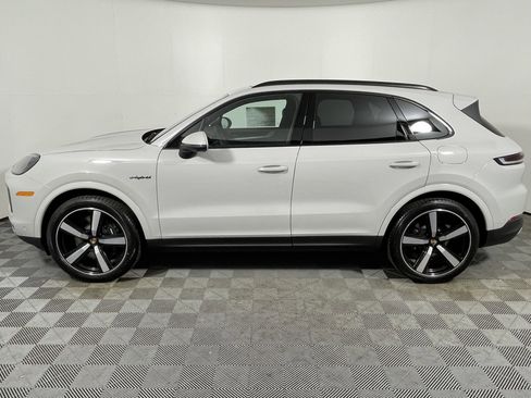 New 2026 Porsche Cayenne E-Hybrid image 2
