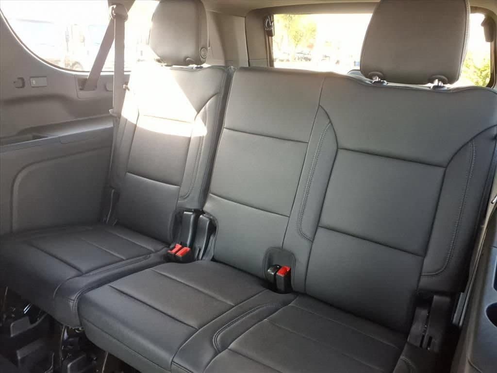 New 2026 Chevrolet Suburban LT w/ Comfort Package RWD image 18