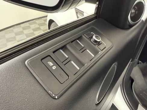 Used 2017 Land Rover Range Rover Sport HSE image 22