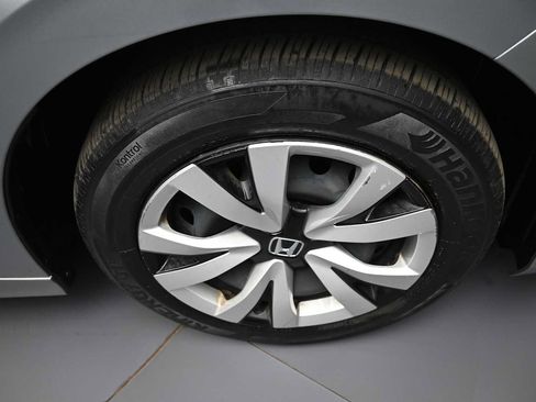 Used 2024 Honda Civic LX image 13
