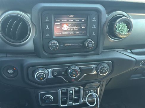 Used 2018 Jeep Wrangler Unlimited Sport S AWD/4WD image 13