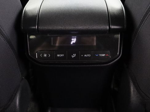 Certified 2025 Toyota Highlander LE FWD image 29