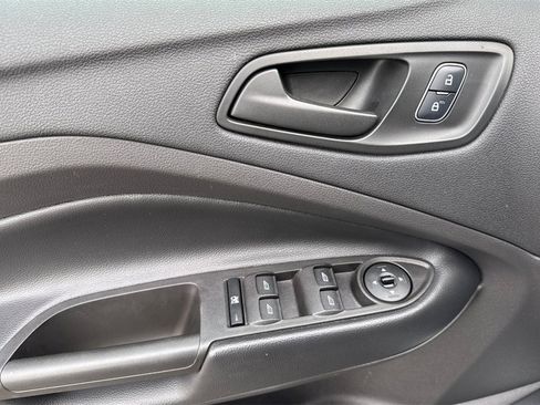 Used 2019 Ford Escape S image 14