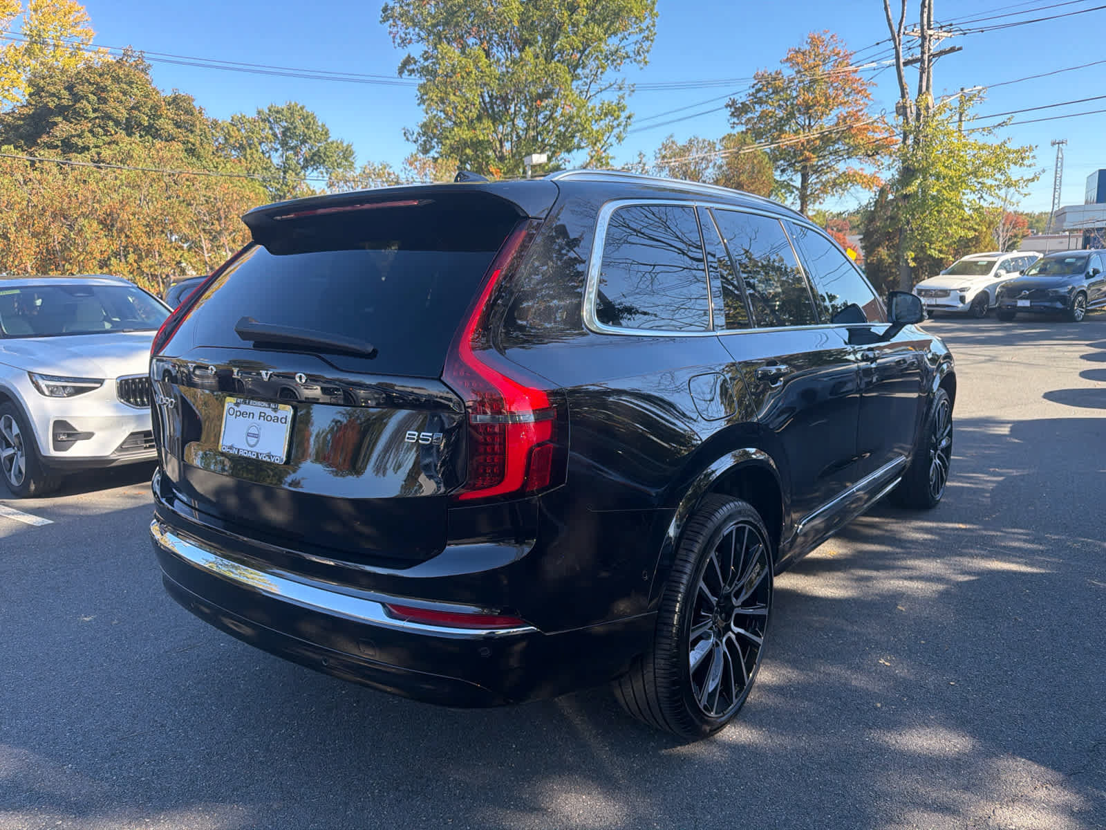 Certified 2025 Volvo XC90 B5 Plus AWD/4WD image 7