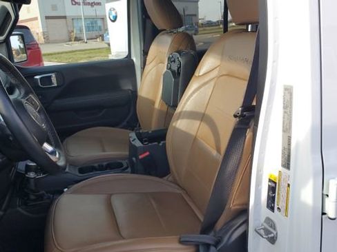 Certified 2022 Jeep Wrangler Unlimited Sahara w/ Cold Weather Group image 22