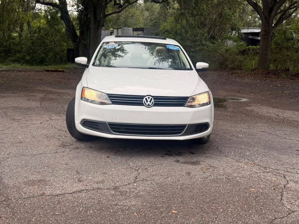 Used 2014 Volkswagen Jetta SE FWD image 2