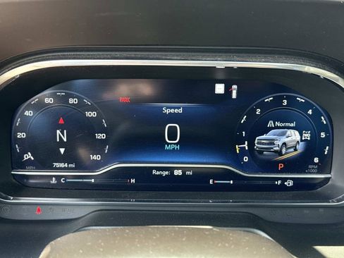 Used 2022 Chevrolet Tahoe Z71 w/ Luxury Package AWD/4WD image 24
