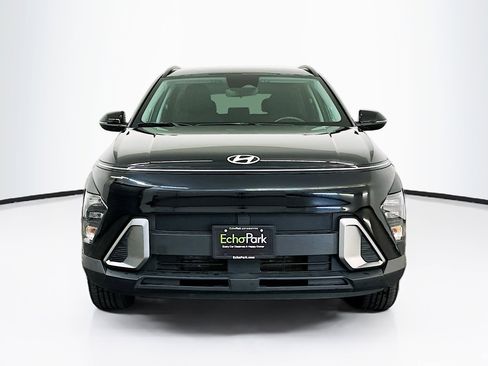 Used 2024 Hyundai Kona SEL image 2
