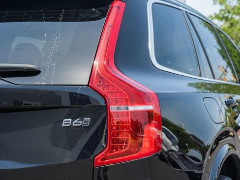 Certified 2024 Volvo XC90 B6 Plus w/ Protection Package Premier AWD/4WD image 7
