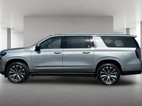 New 2026 Chevrolet Suburban High Country AWD/4WD image 7