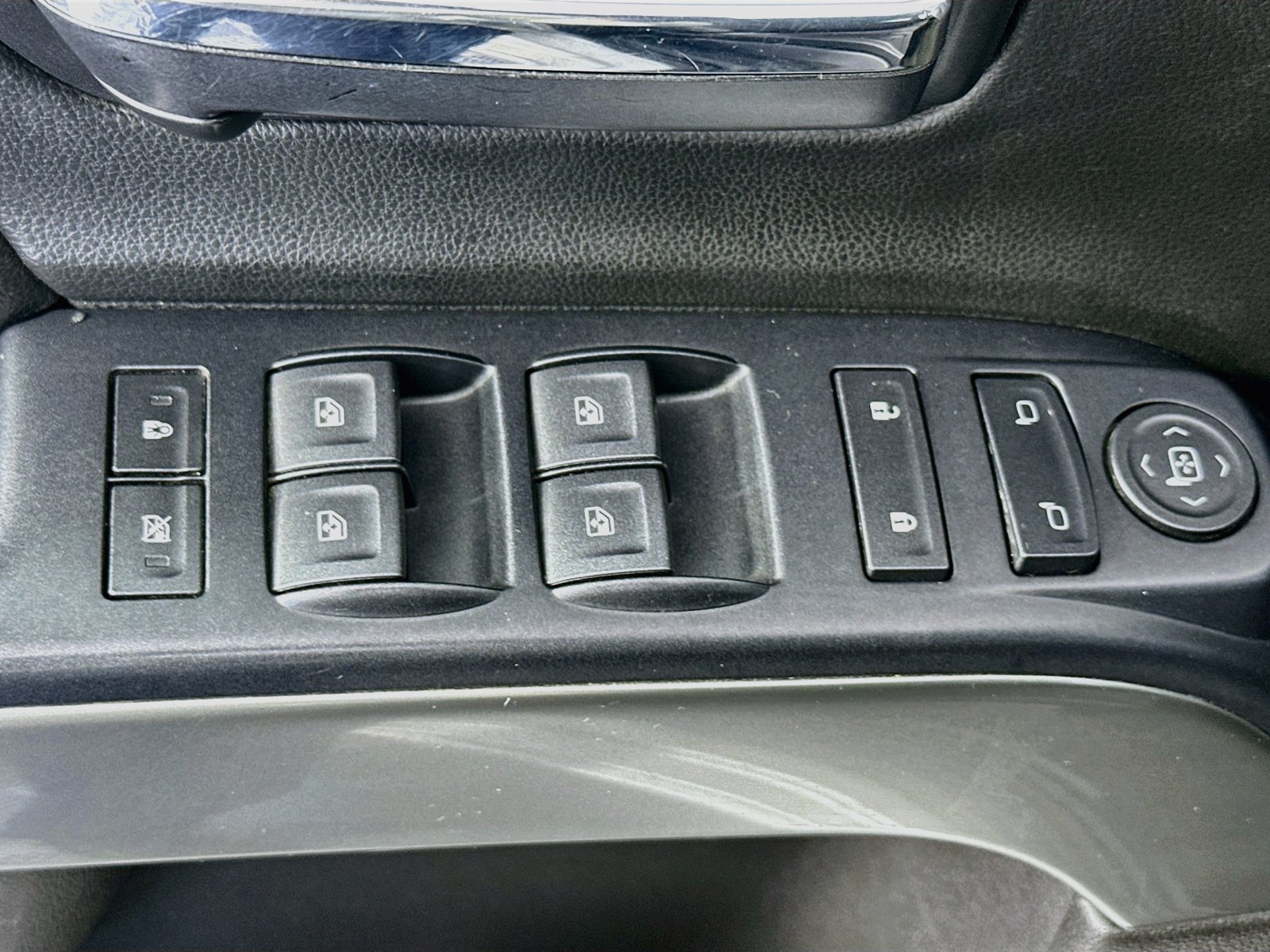Used 2018 Chevrolet Silverado 1500 LT AWD/4WD image 18