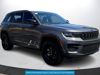 Used 2023 Jeep Grand Cherokee Altitude