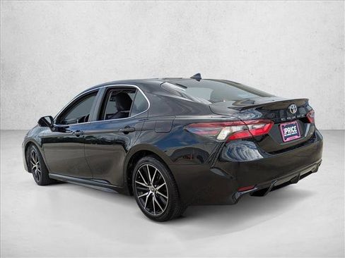 Used 2022 Toyota Camry SE image 8
