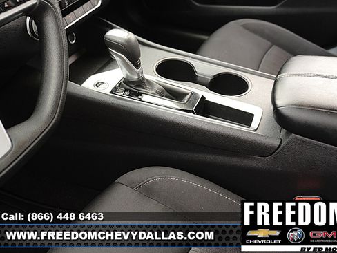 Used 2025 Nissan Altima 2.5 SV FWD image 28
