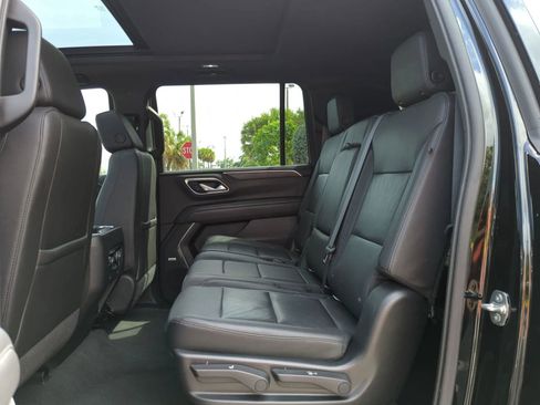 Used 2022 Chevrolet Suburban LT image 10