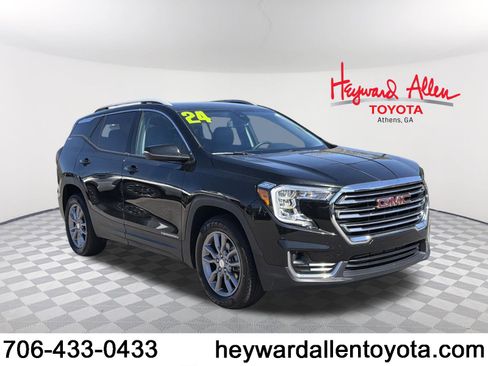 Used 2024 GMC Terrain SLT image 1