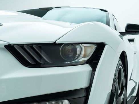 Used 2021 Ford Mustang Shelby GT500 w/ Carbon Fiber Track Pack image 12