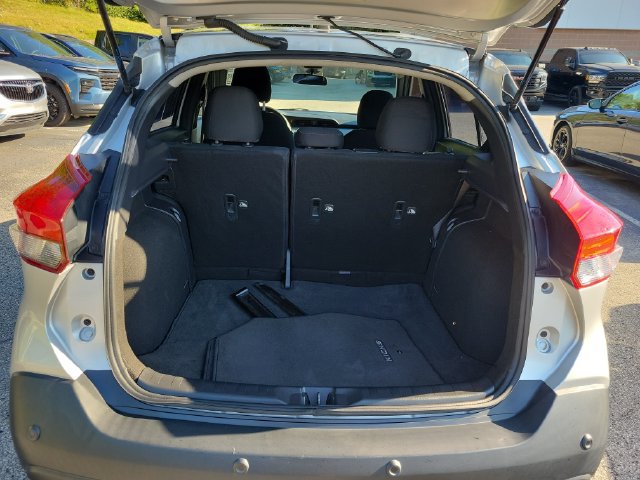 Used 2020 Nissan Kicks S FWD image 6
