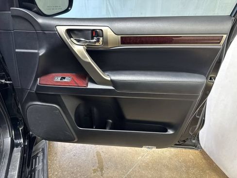 Used 2018 Lexus GX 460 Premium w/ Premium Package AWD/4WD image 30
