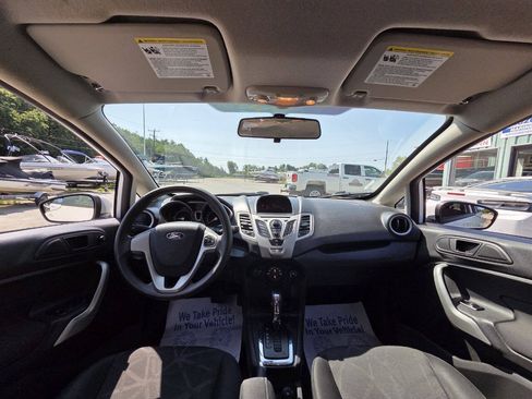 Used 2013 Ford Fiesta SE w/ Super Fuel Economy Pkg FWD image 22