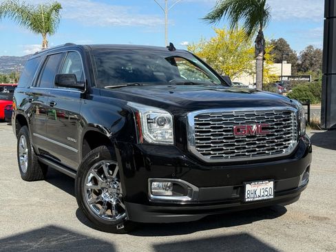 Used 2019 GMC Yukon Denali image 2