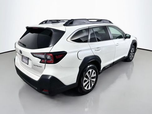 Used 2025 Subaru Outback Premium AWD/4WD image 7