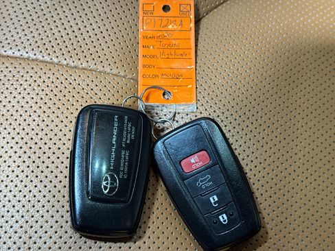 Used 2020 Toyota Highlander Platinum image 45