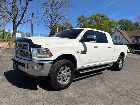 Used 2018 RAM 2500 Laramie image 2