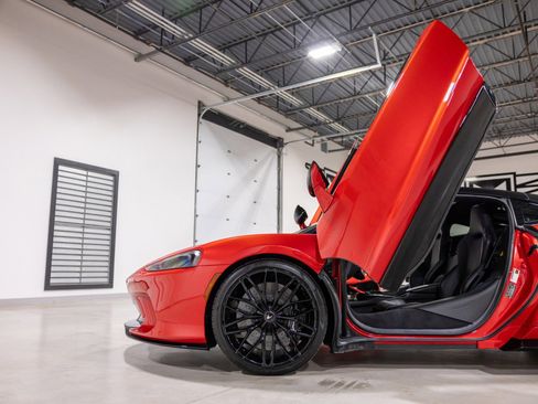 Used 2023 McLaren GT image 18