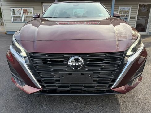 Used 2023 Nissan Altima 2.5 SV FWD image 9