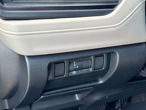 Certified 2025 Subaru Forester AWD/4WD image 10