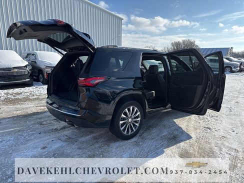 Used 2023 Chevrolet Traverse Premier image 32