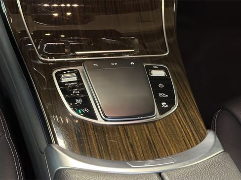 Used 2022 Mercedes-Benz GLC 300 4MATIC image 23