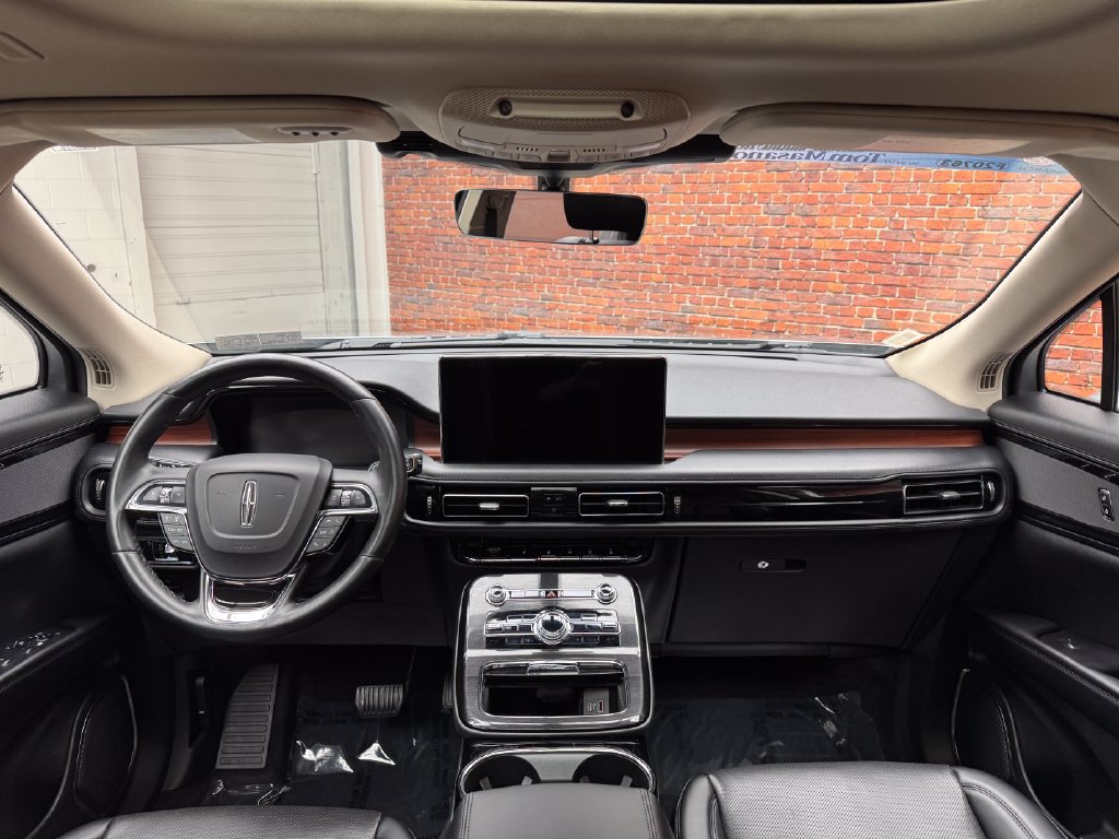 Used 2023 Lincoln Nautilus Reserve AWD/4WD image 15