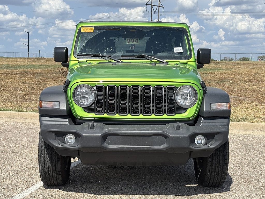 Used 2025 Jeep Wrangler Unlimited Sport AWD/4WD image 3