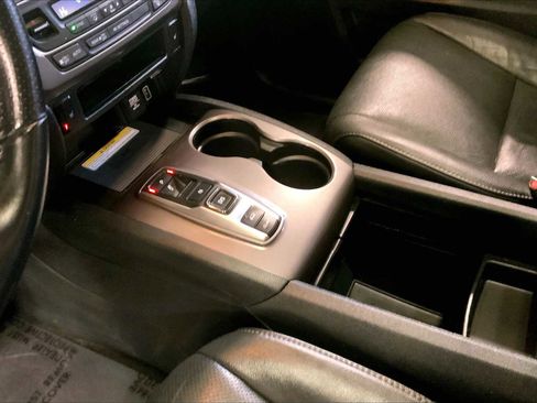 Used 2023 Honda Passport EX-L image 16