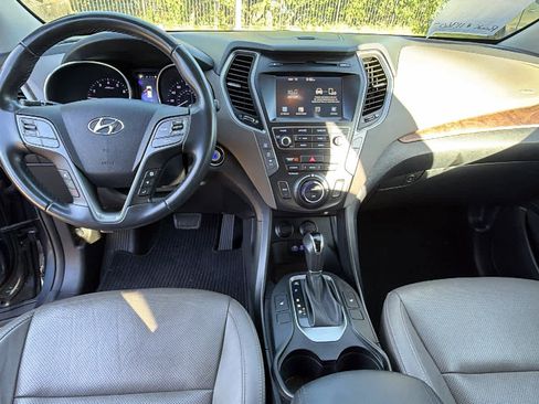 Used 2017 Hyundai Santa Fe Limited image 18