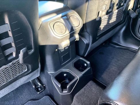 Used 2022 Jeep Gladiator Mojave w/ Cold Weather Group image 27