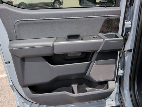 New 2026 Ford F250 Lariat w/ Black Appearance Package image 39