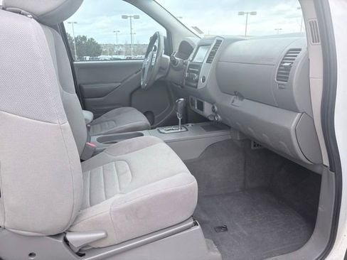 Used 2020 Nissan Frontier S RWD image 28